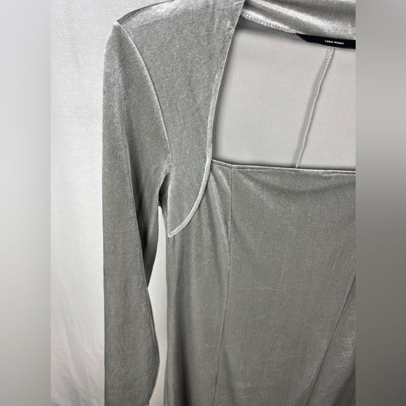 Vero Moda LONG SLEEVE GRAY VELVET DRESS Size Medium (8-10) NWT - Picture 9 of 10